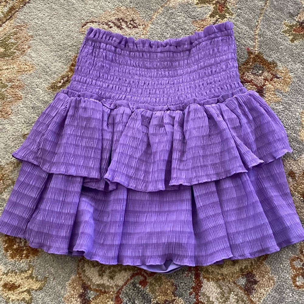 ⭐️ NWOT ⭐️ Do+Be lilac ruffle skirt with shorts! SMALL